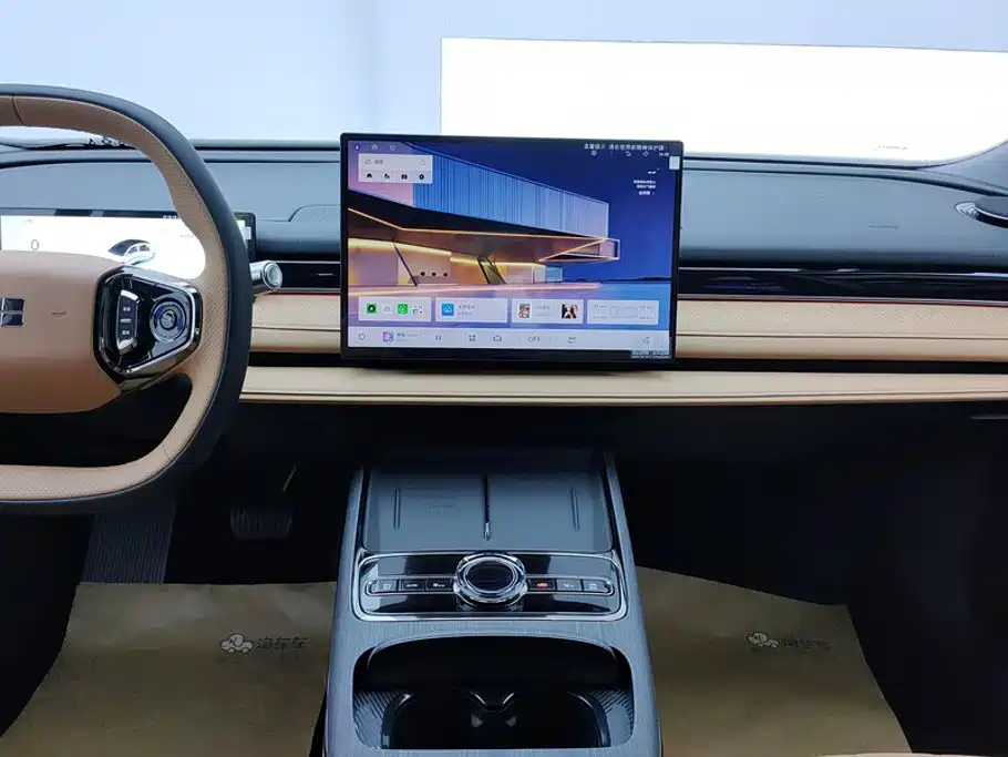 Geely Galaxy Starshine 8 2025 — фото 13