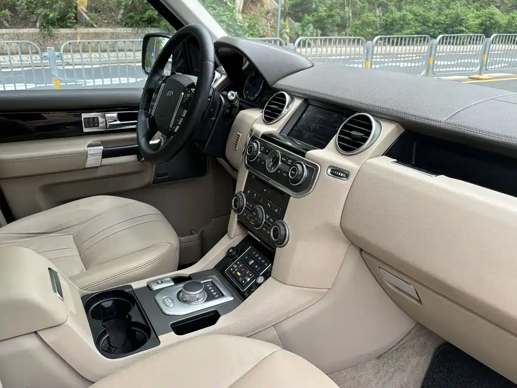 Land Rover Discovery 2013 — фото 6