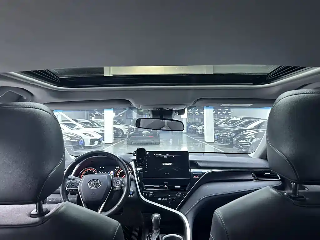 Toyota Camry 2022 — фото 15