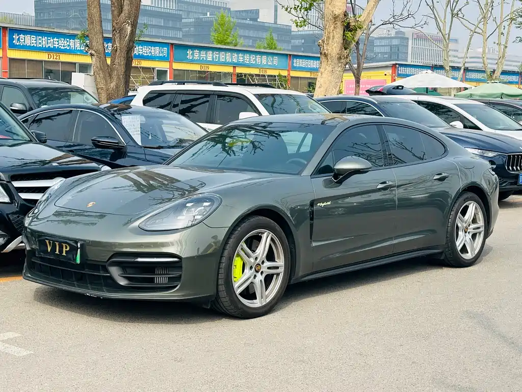 Porsche Panamera Hybrid 2024