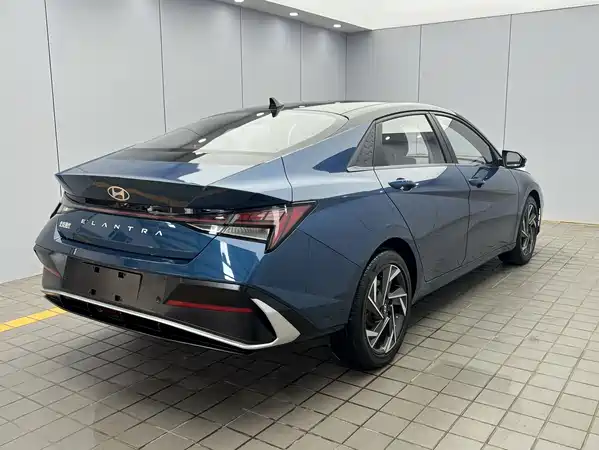 Hyundai Elantra 2023