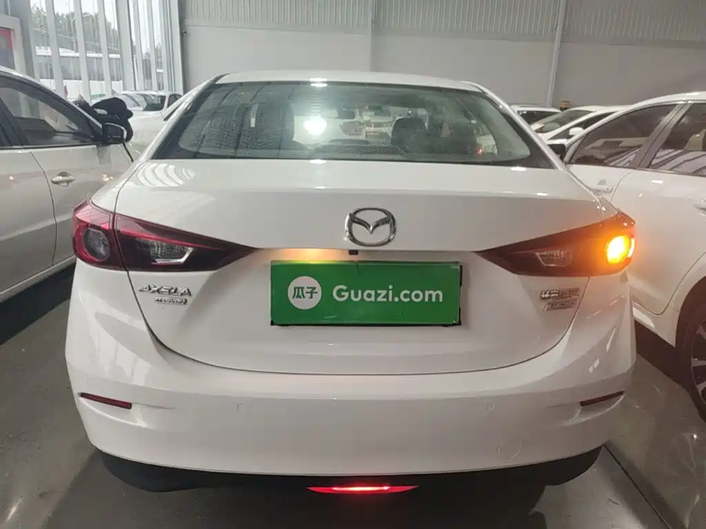 Mazda 3 Axela 2016 — фото 4