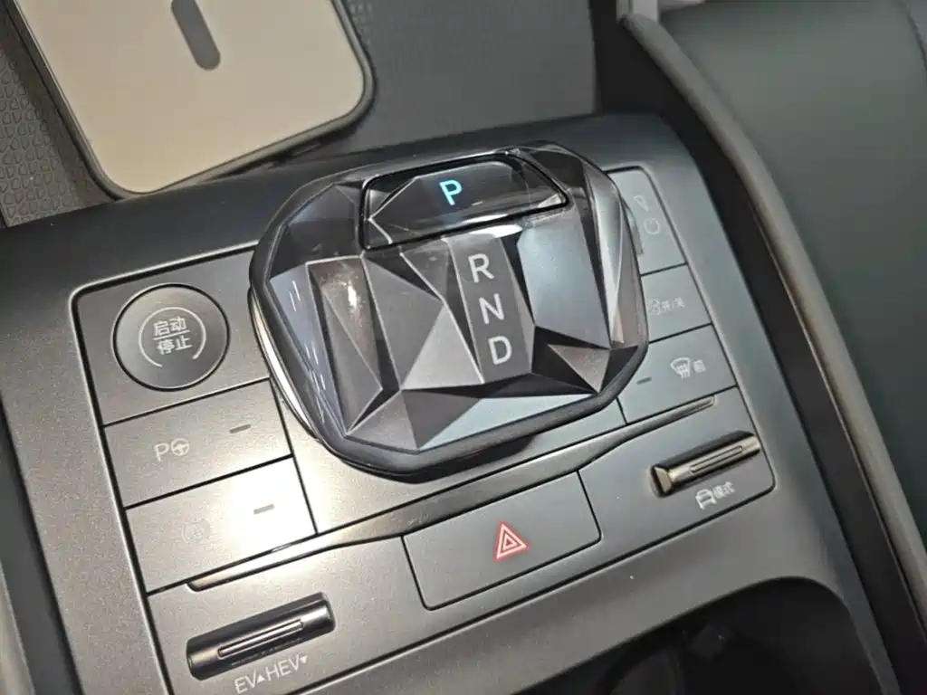 BYD Qin L 2025 — фото 14