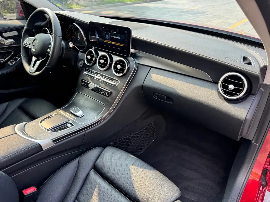 Mercedes-Benz C-Class 2018 — фото 20