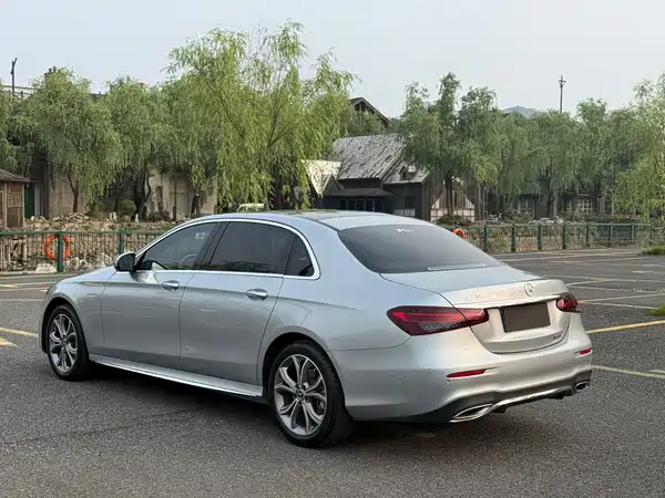 Mercedes-Benz E-Class 2022