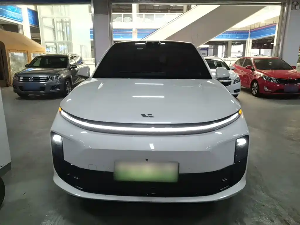 Li Auto Li L6 2025