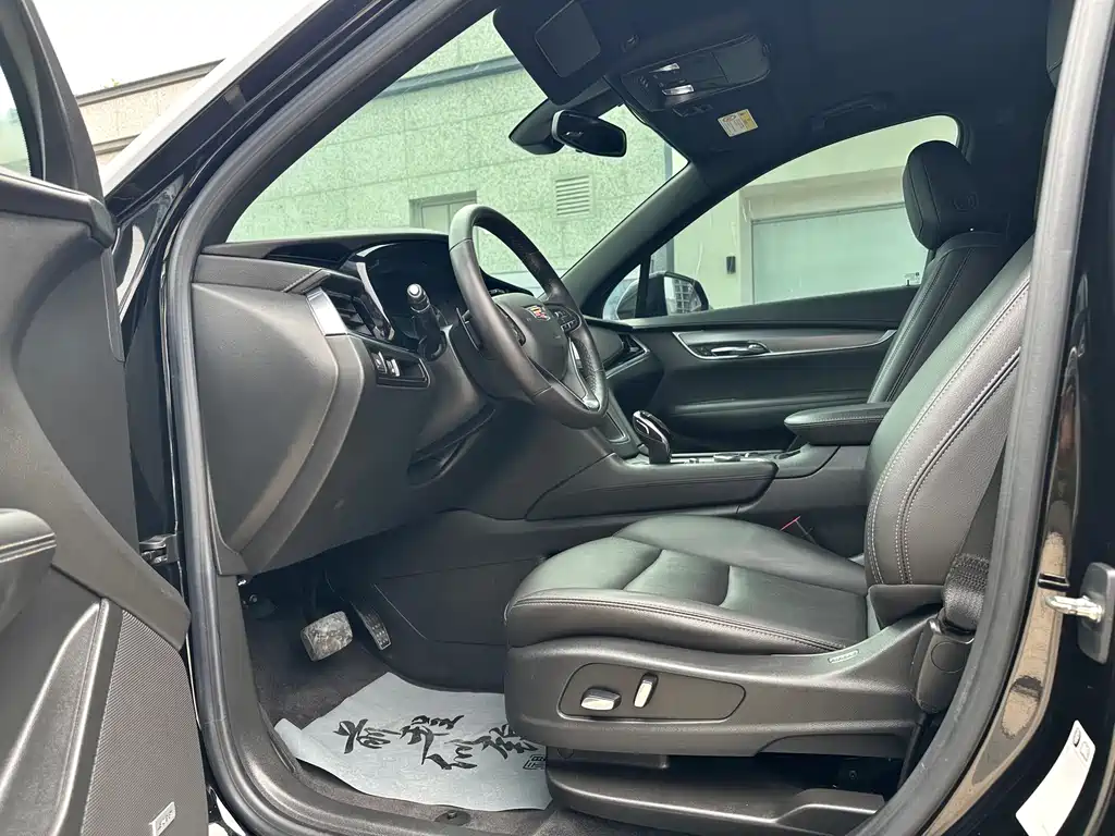 Cadillac XT6 2020 — фото 17