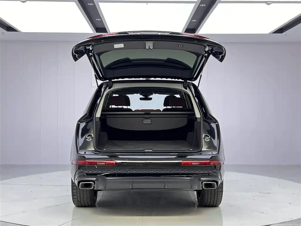 Audi Q7 2025 — фото 13
