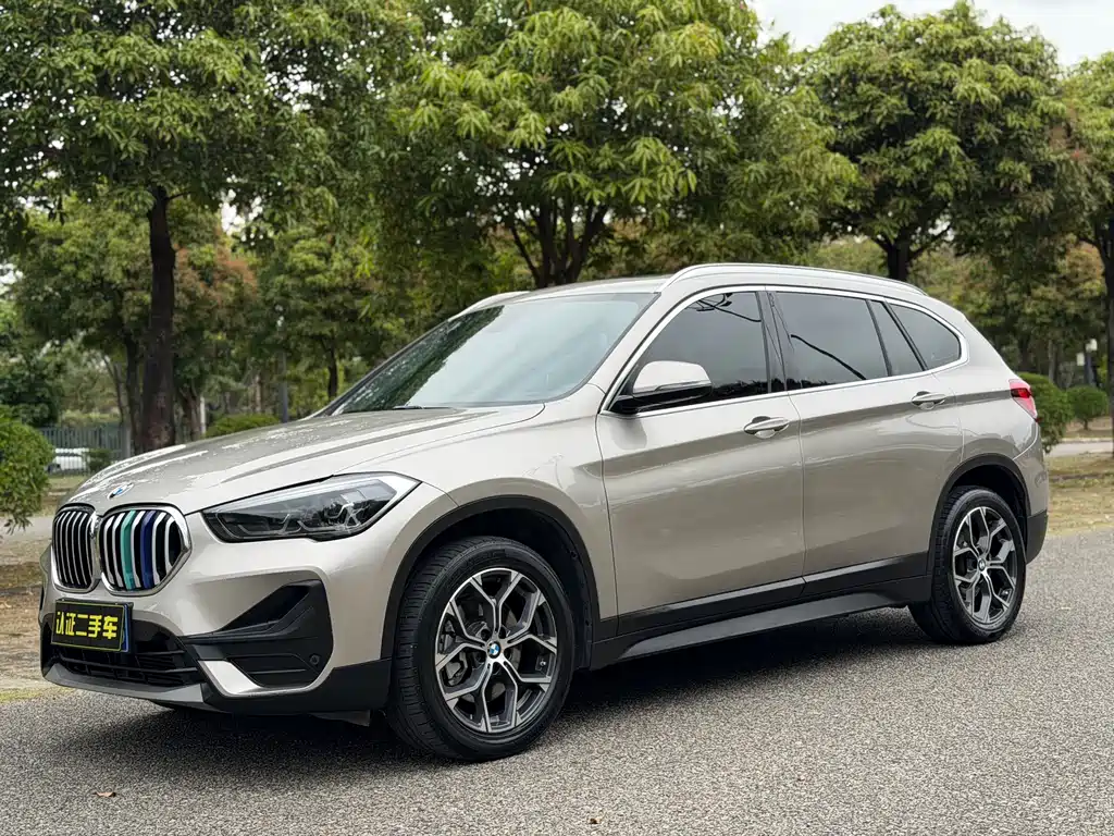 BMW X1 2021 — фото 1