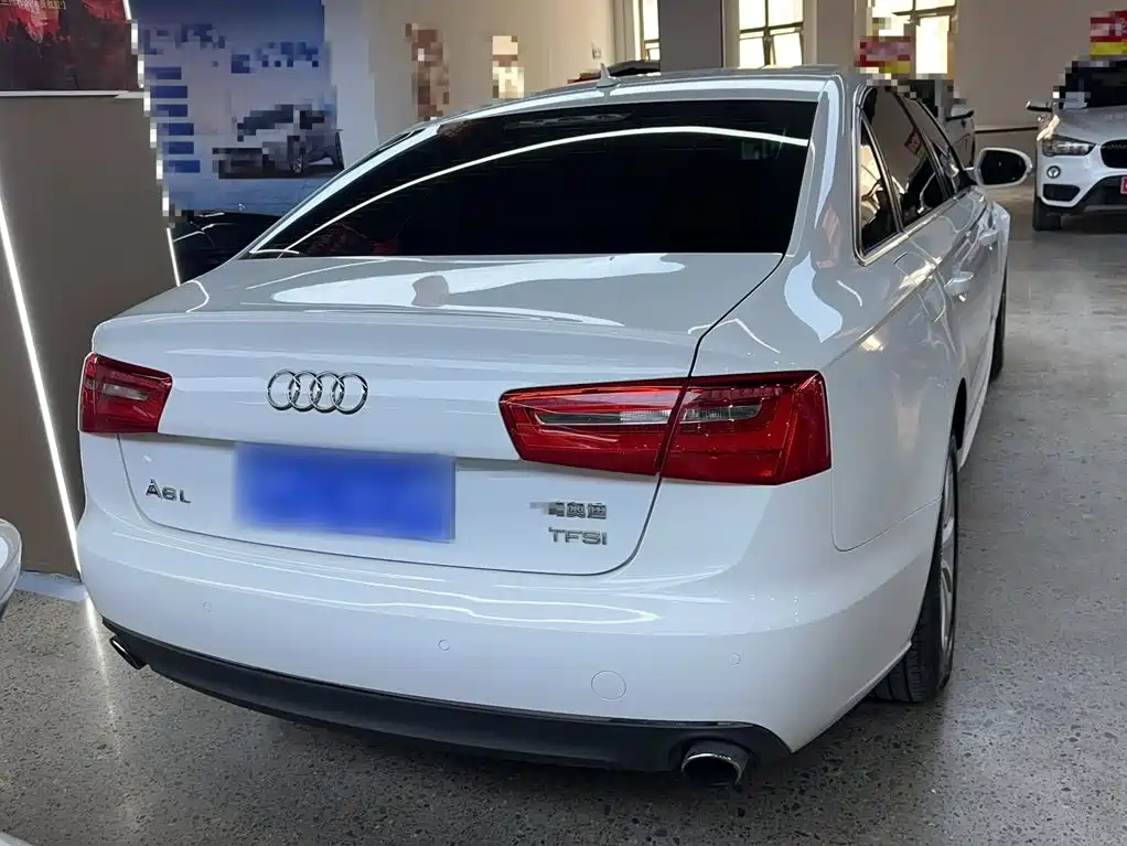 Audi A6L 2015 — фото 11