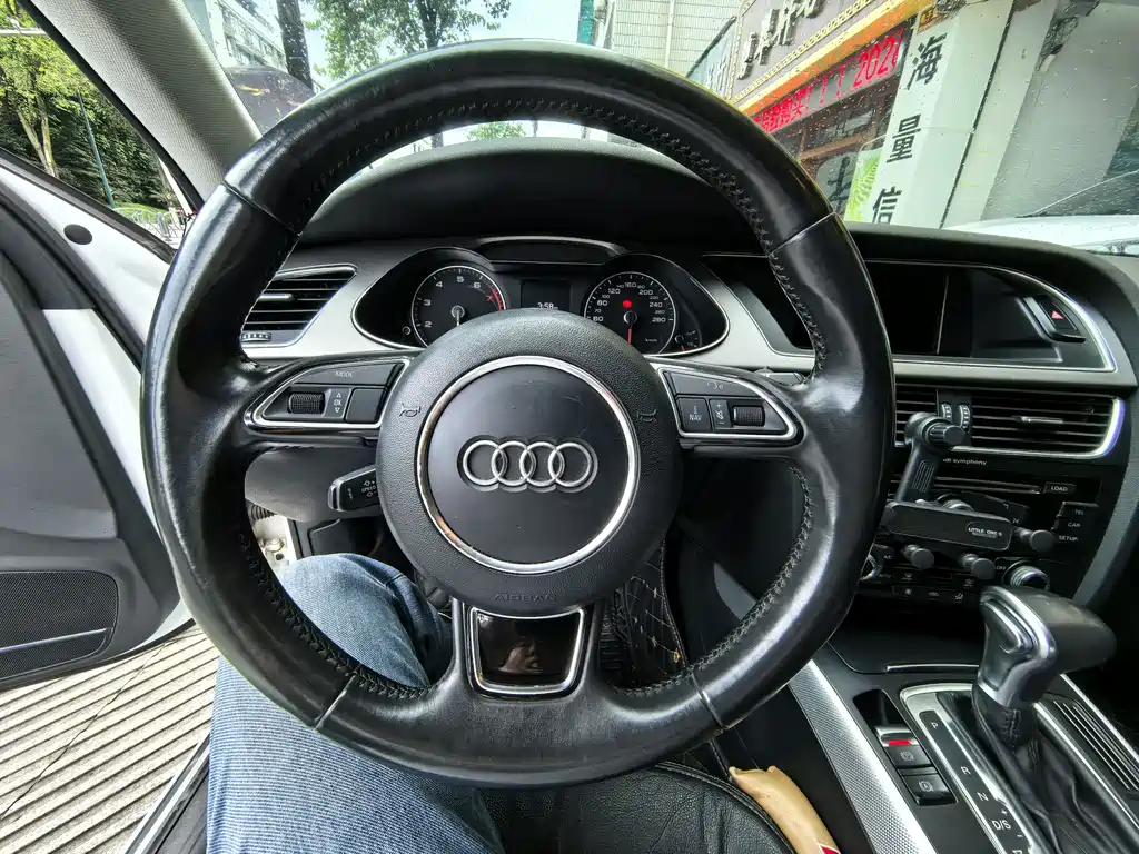 Audi A4L 2014 — фото 12