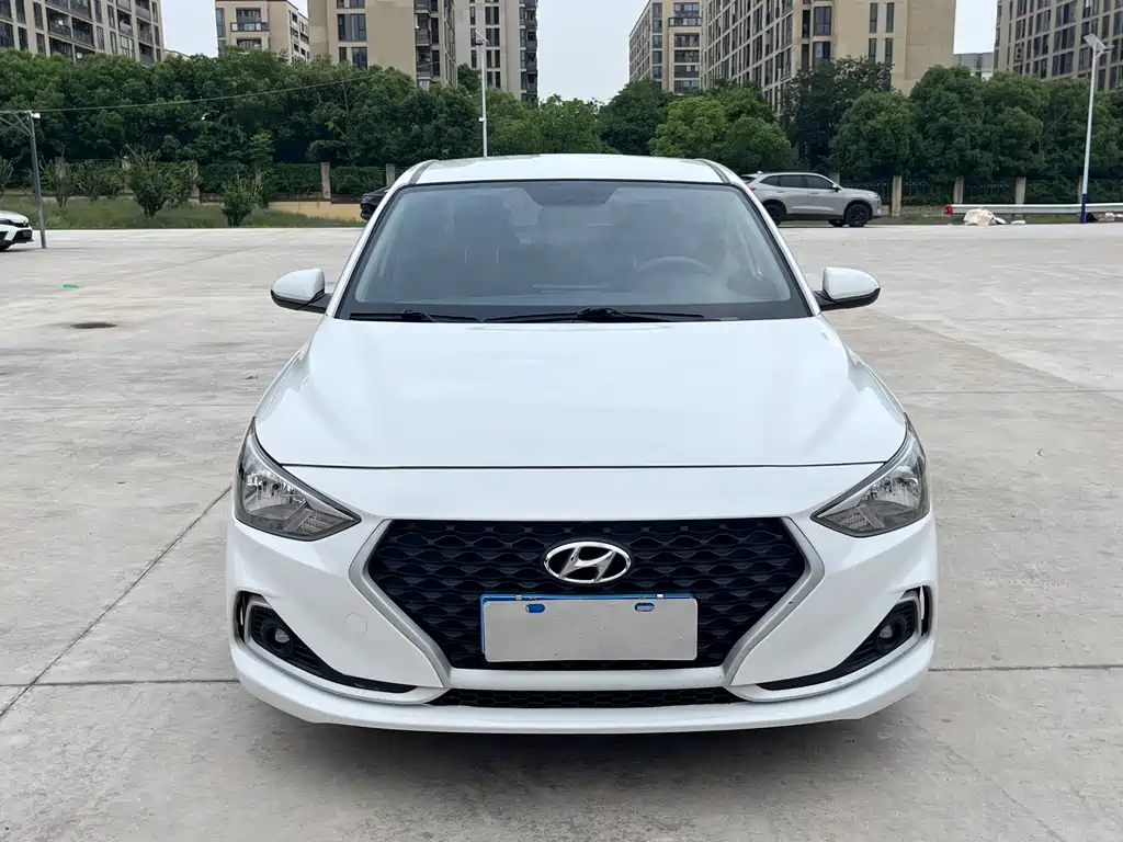 Hyundai Elantra 2019 — фото 2