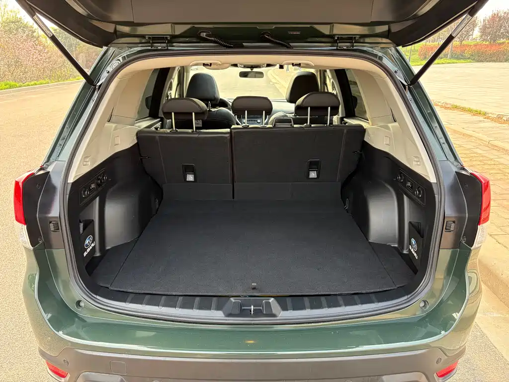 Subaru Forester 2023 — фото 14