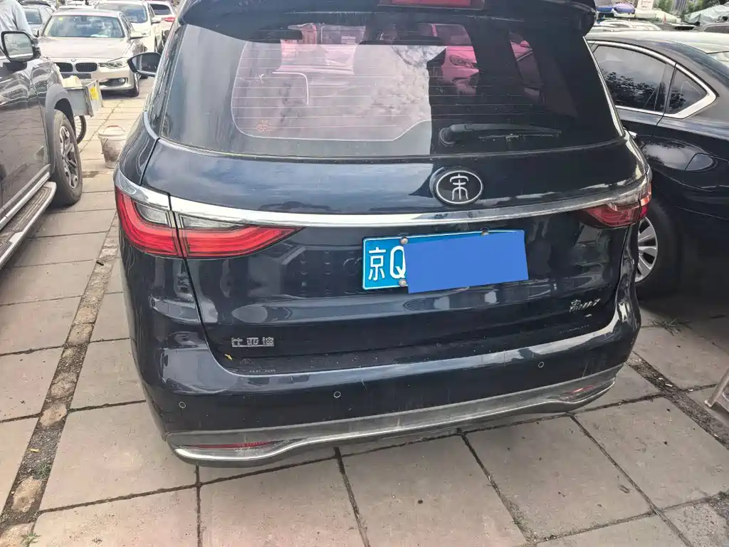 BYD MAX 2018