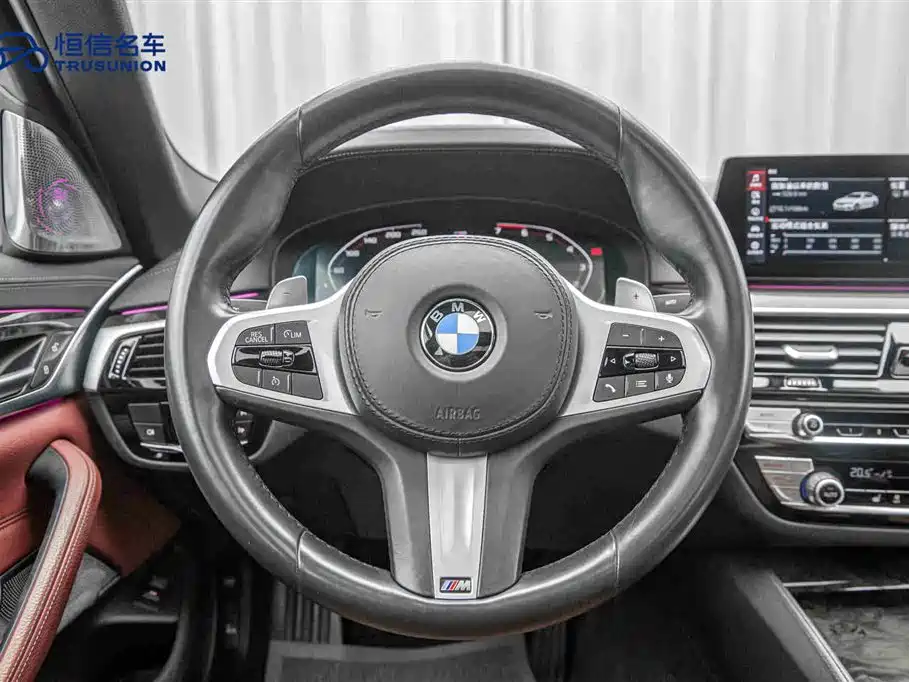 BMW 5 Series 2020 — фото 17