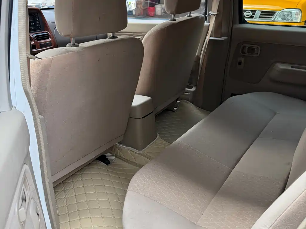 Nissan ZN Van 2015 — фото 9