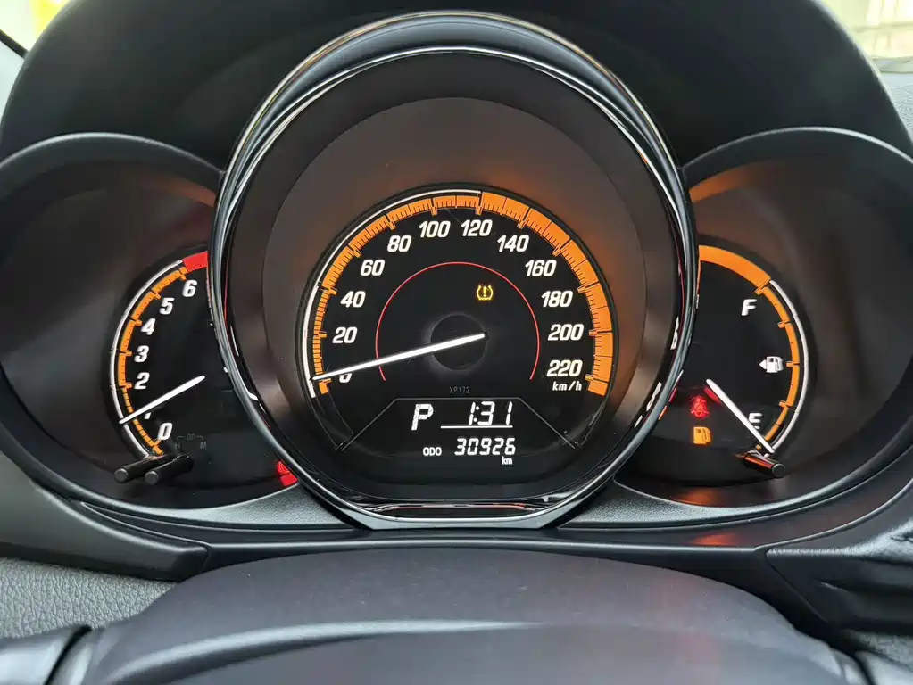 Toyota Yaris L 2022 — фото 12