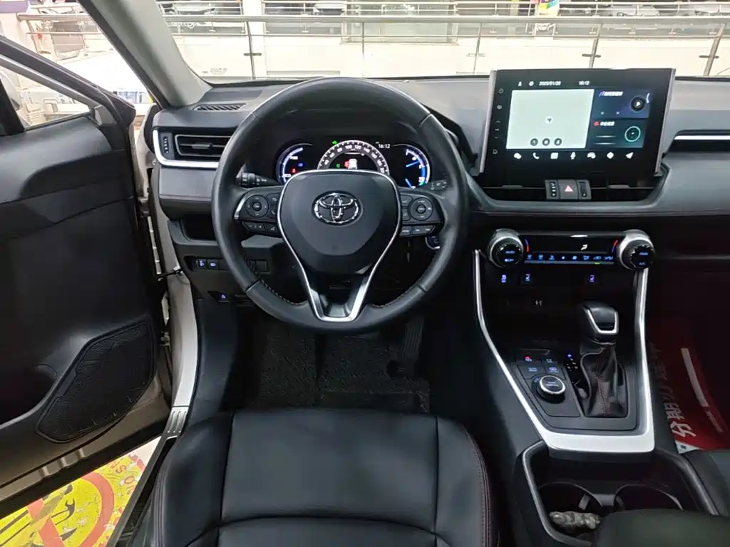 Toyota Wildlander New Energy 2022 — фото 13