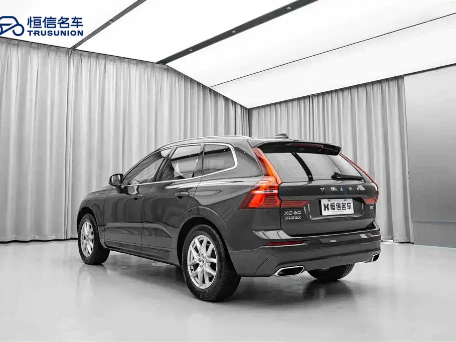 Volvo XC60 2019 — фото 7