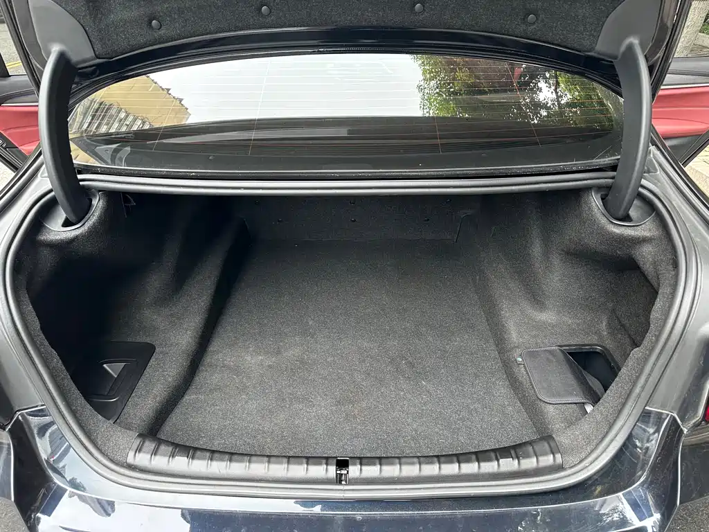 BMW 5 Series 2022 — фото 14