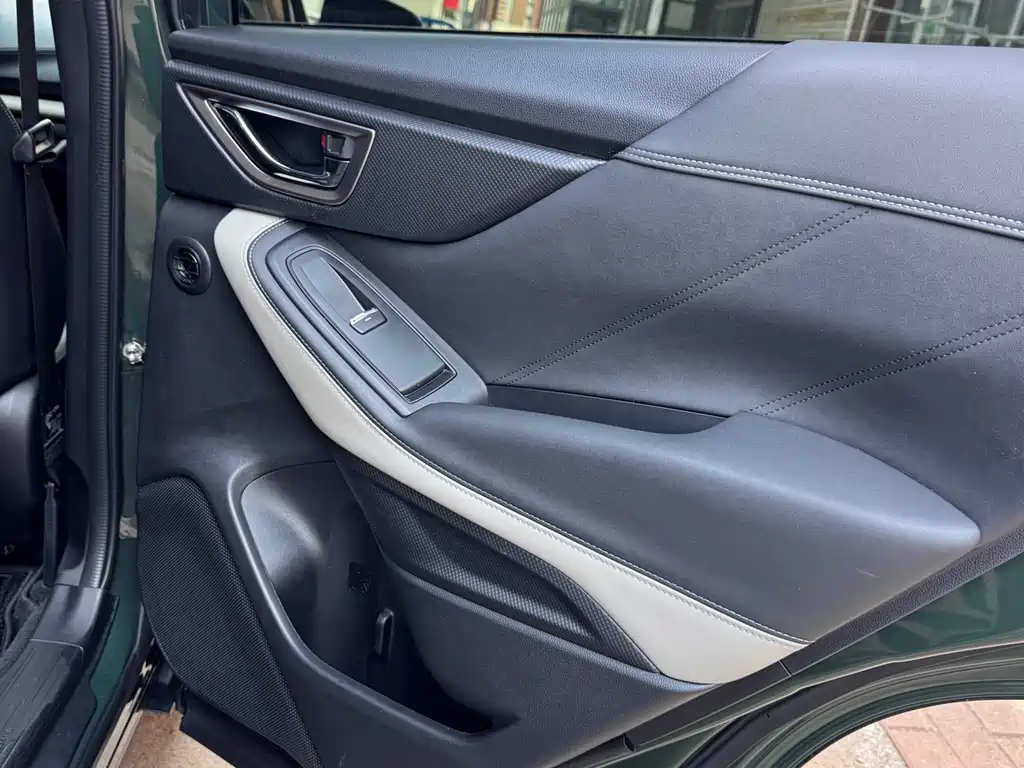 Subaru Forester 2022 — фото 10