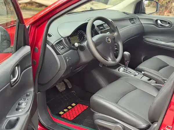 Nissan Tiida 2011