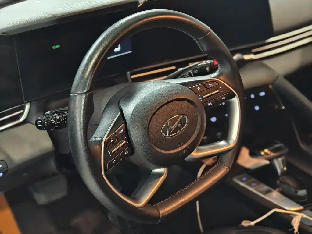 Hyundai Elantra 2022
