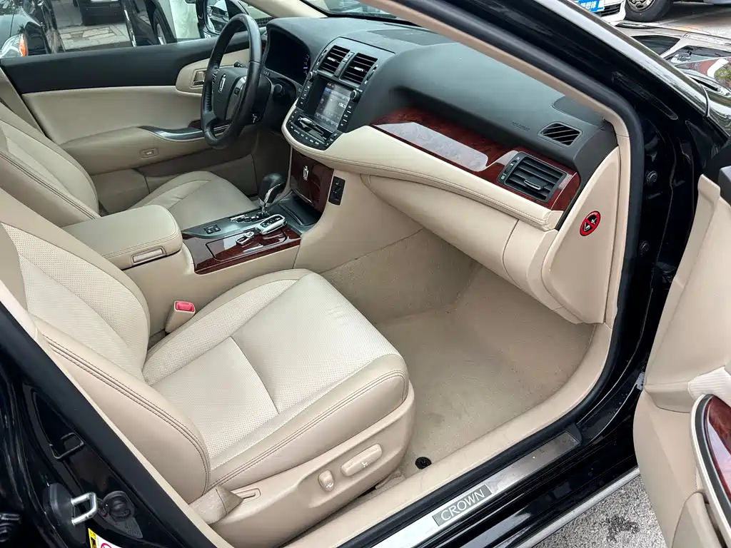 Toyota Crown 2013 — фото 13