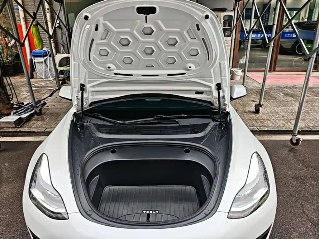 Tesla Model 3 2023 — фото 16