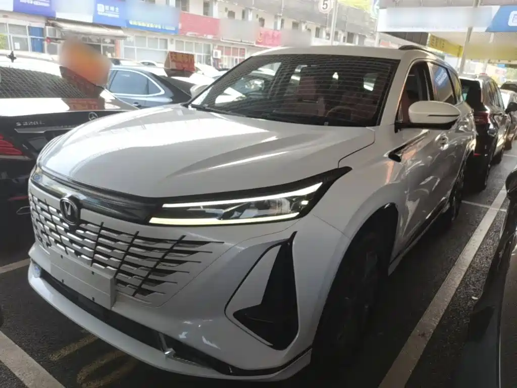 Changan CS75PLUS 2024 — фото 1