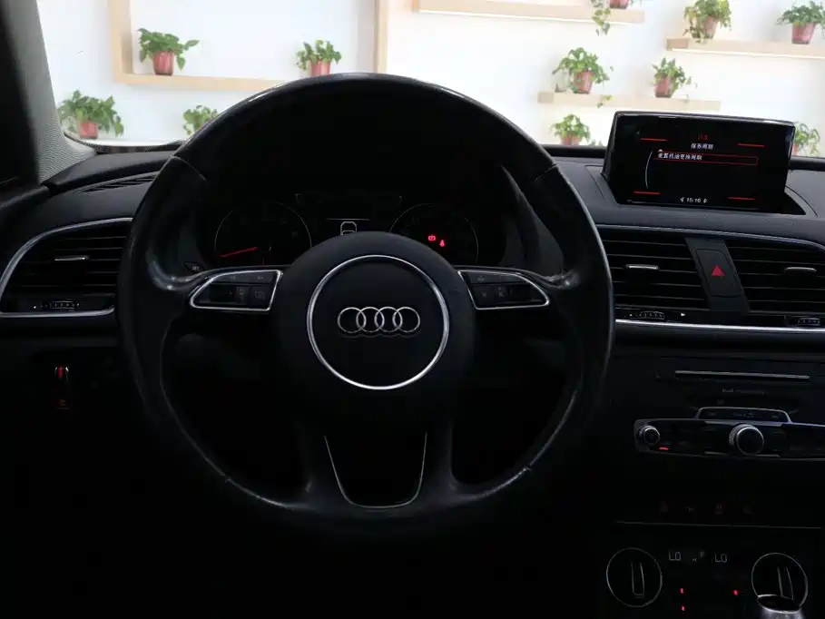 Audi Q3 2016