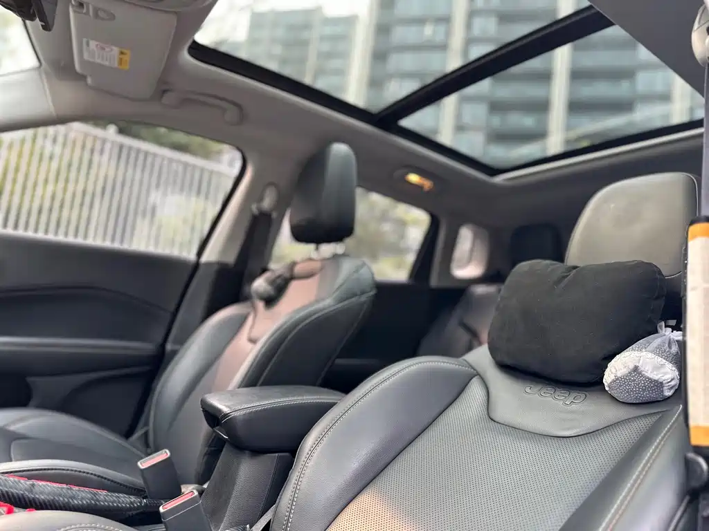 Jeep Compass 2019 — фото 23
