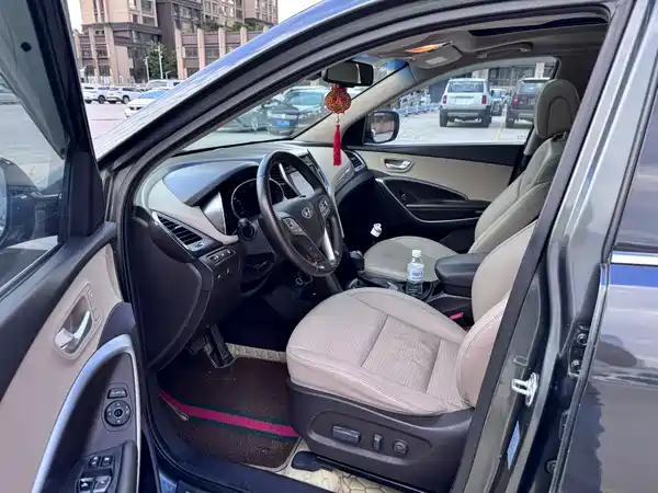Hyundai Santa Fe 2014