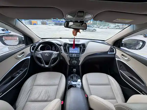 Hyundai Santa Fe 2014