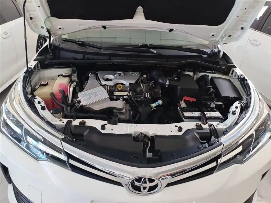 Toyota Corolla 2018 — фото 20
