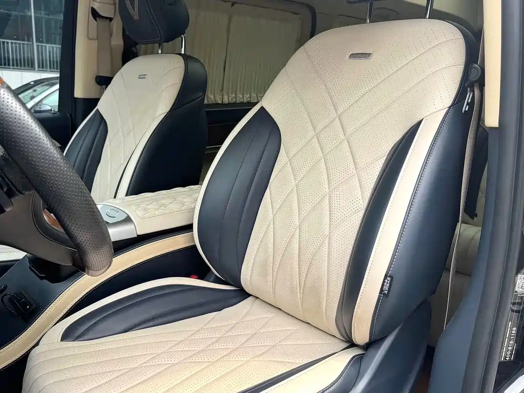 Mercedes-Benz V-Class 2023 — фото 9