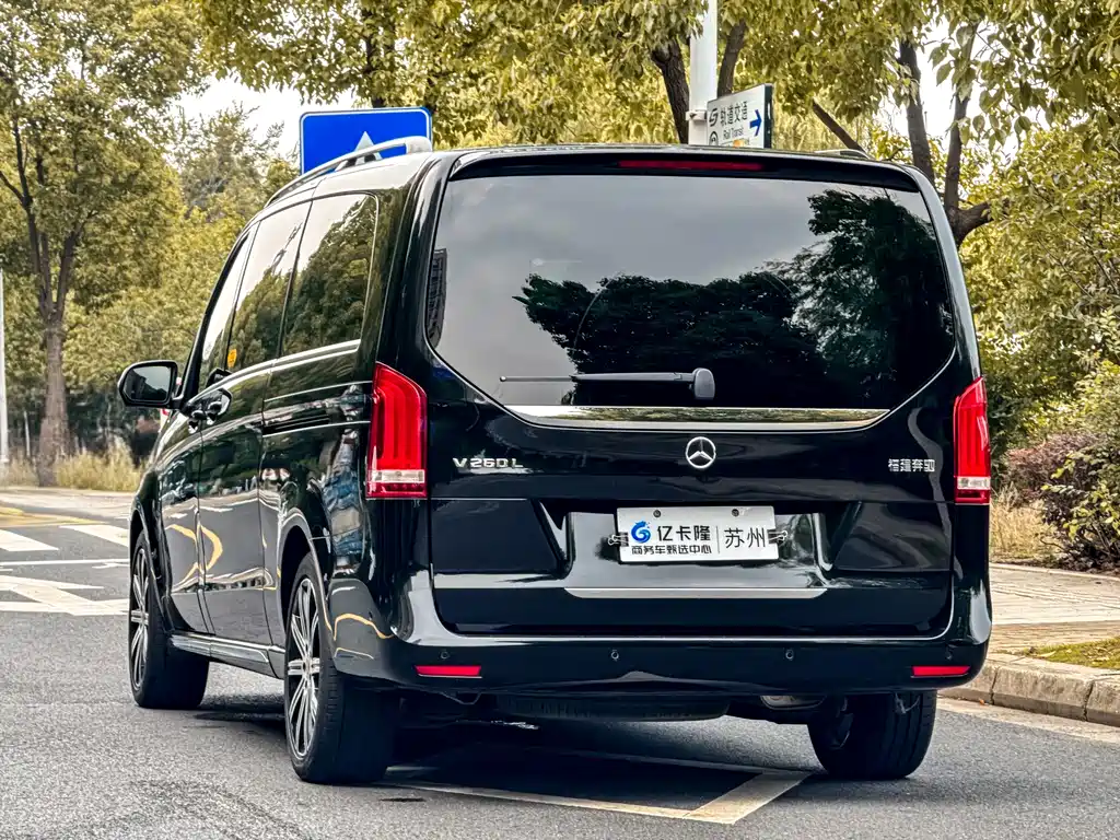 Mercedes-Benz V-Class 2022 — фото 29