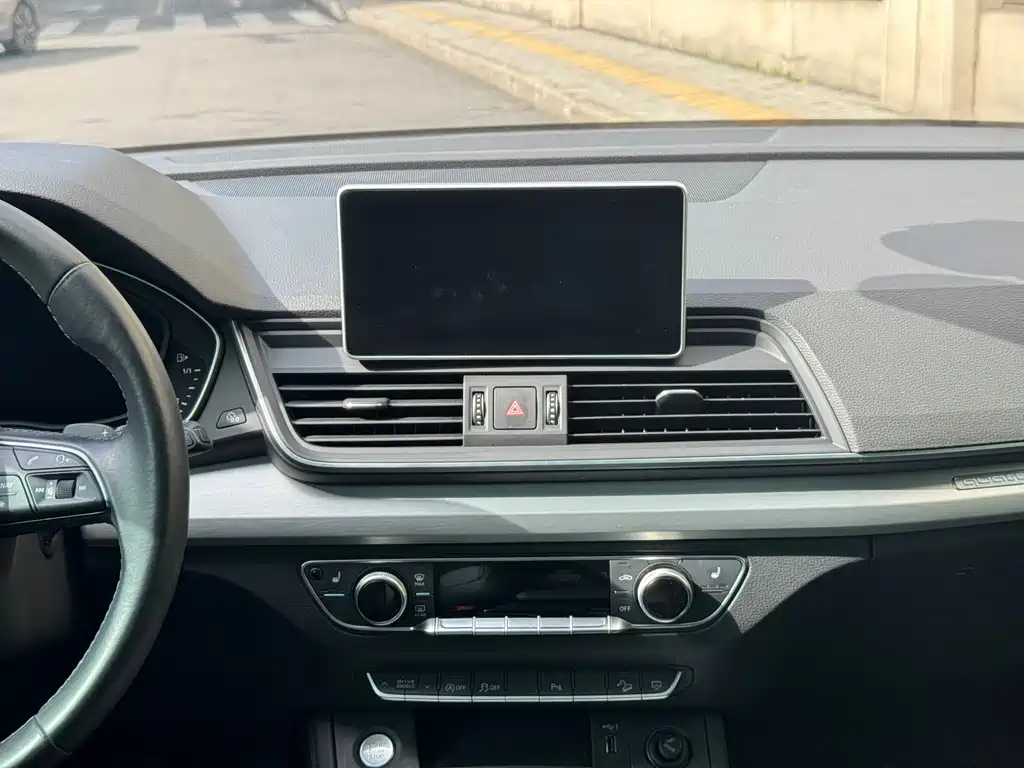 Audi Q5L 2020 — фото 14
