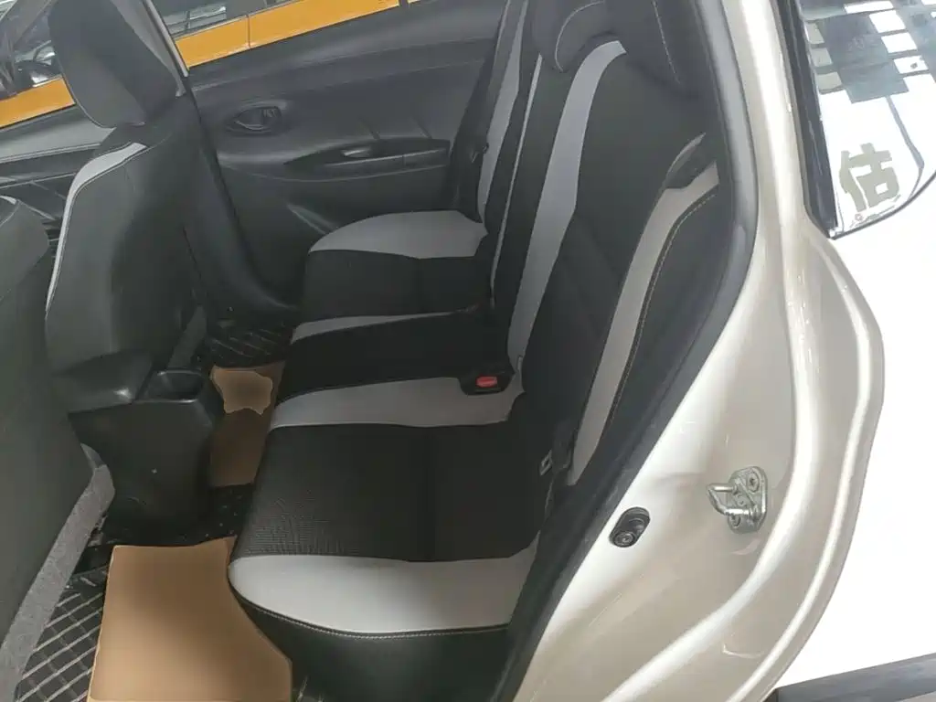 Toyota Yaris L 2021 — фото 17