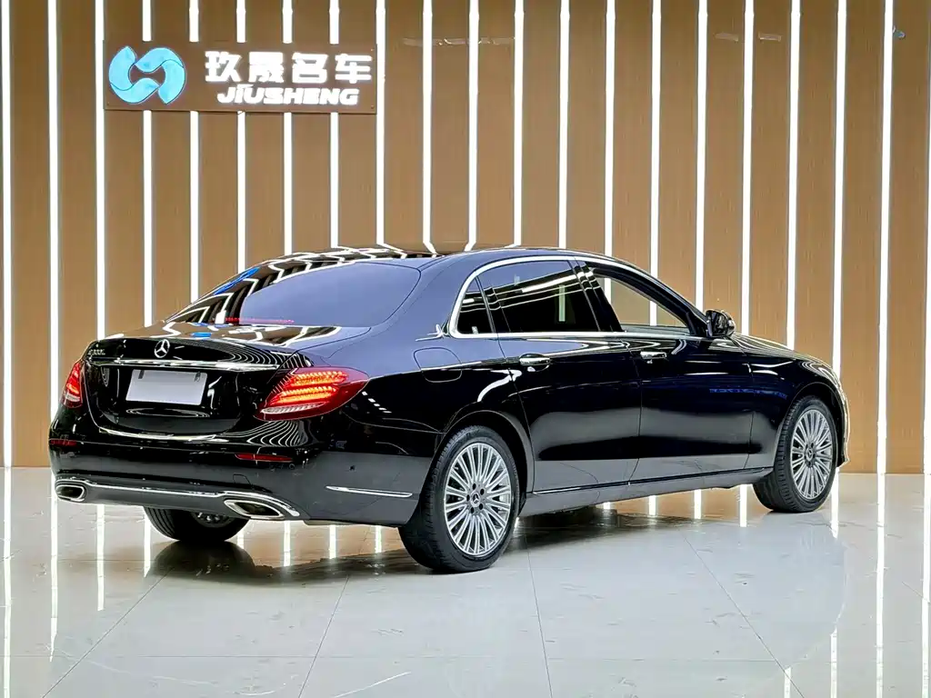 Mercedes-Benz E-Class 2020 — фото 23