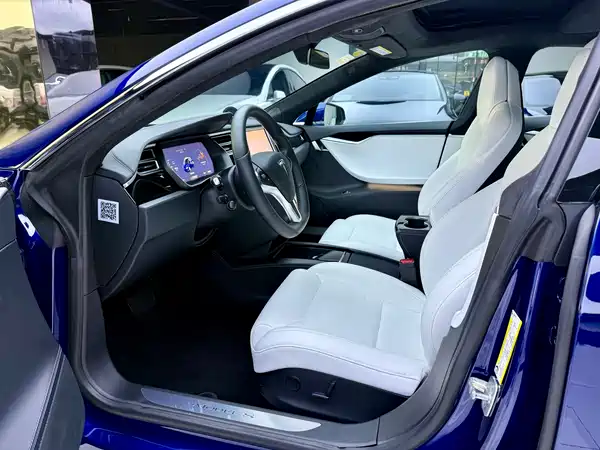 Tesla Model S 2018