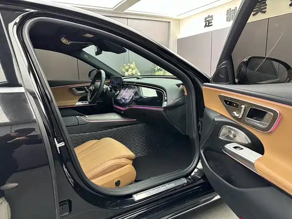 Mercedes-Benz E-Class 2024