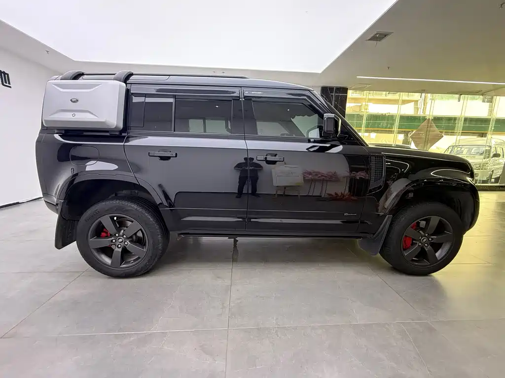 Land Rover Defender 2021 — фото 20