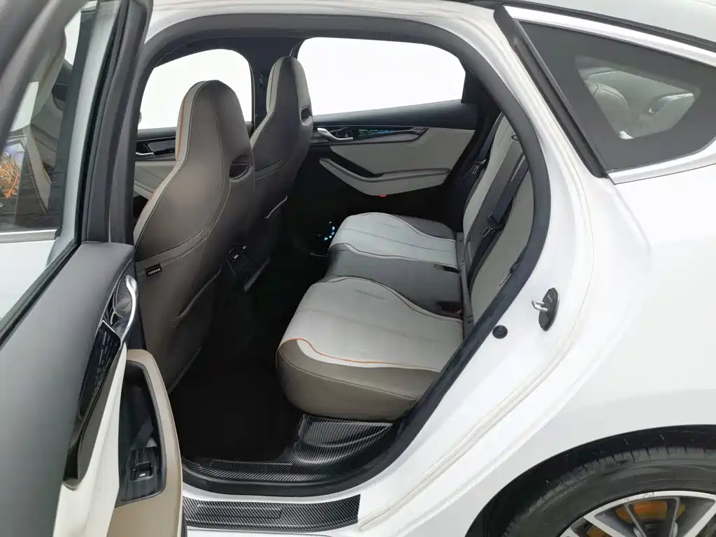 BYD Qin PLUS 2023 — фото 15