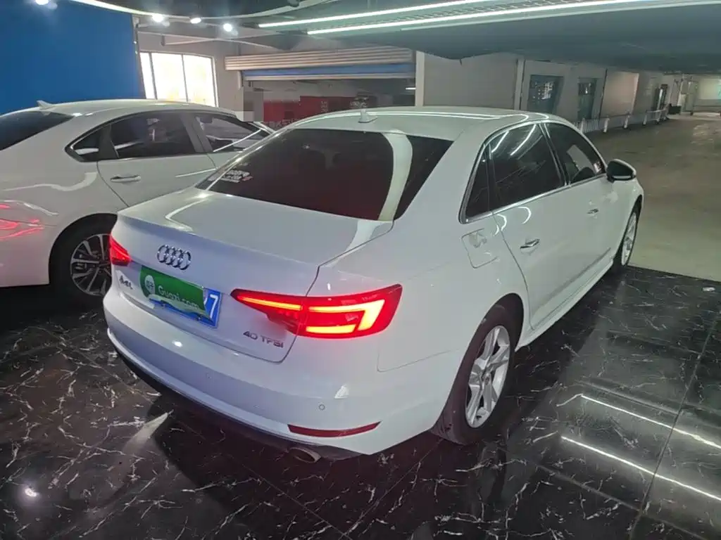 Audi A4L 2018