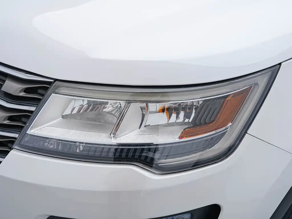 Ford Explorer 2018 — фото 25
