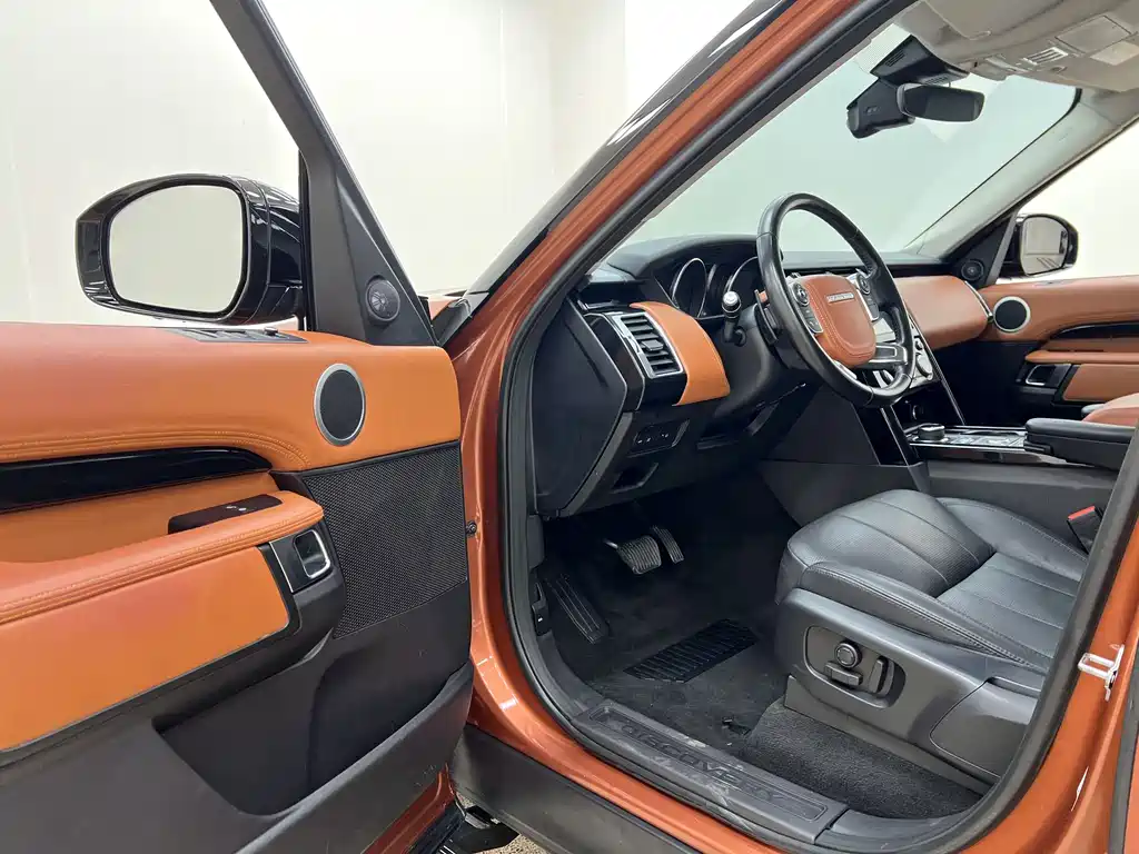 Land Rover Discovery 2018 — фото 10