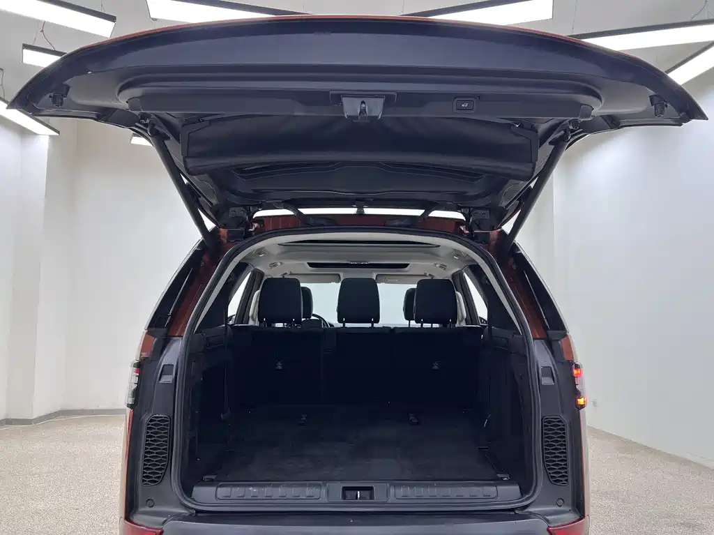 Land Rover Discovery 2018 — фото 43