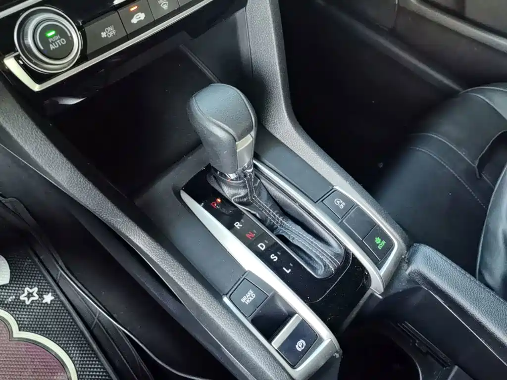 Honda Civic 2018 — фото 14