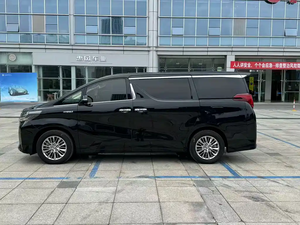 Toyota Alphard 2022 — фото 4